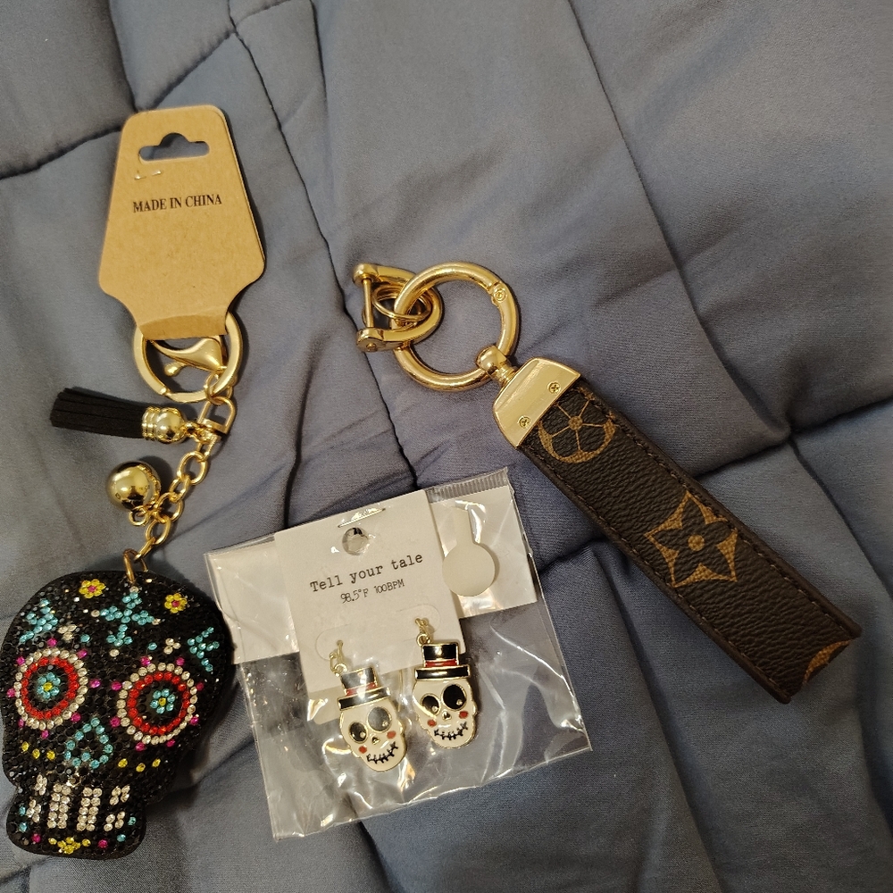 NEW Set Of 2 Key Chain Purse Charms Plus Earrings